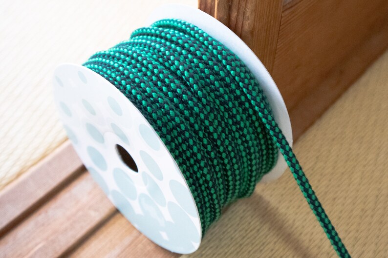01_Black-Green