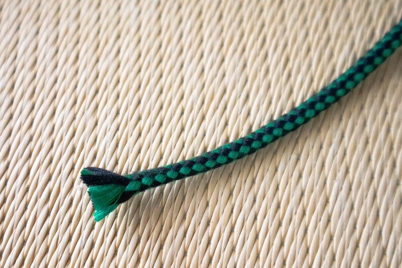 01_Black-Green